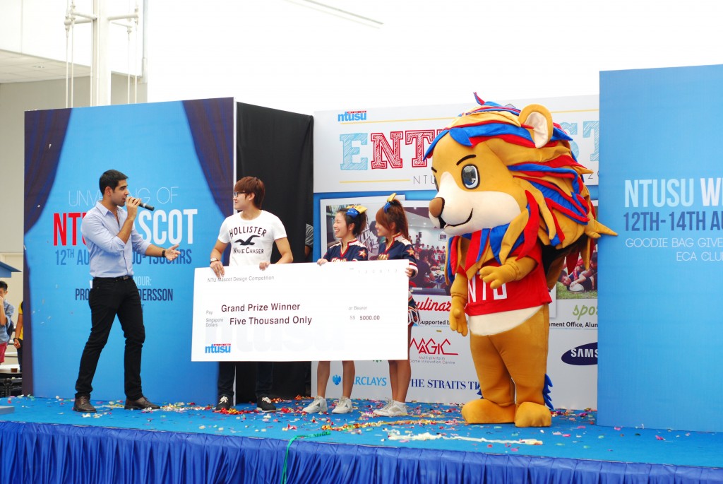 FIRST LOOK: NTU Mascot, Lyon, being unveiled to students.