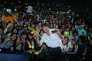 Lee Kwang Soo with Fans