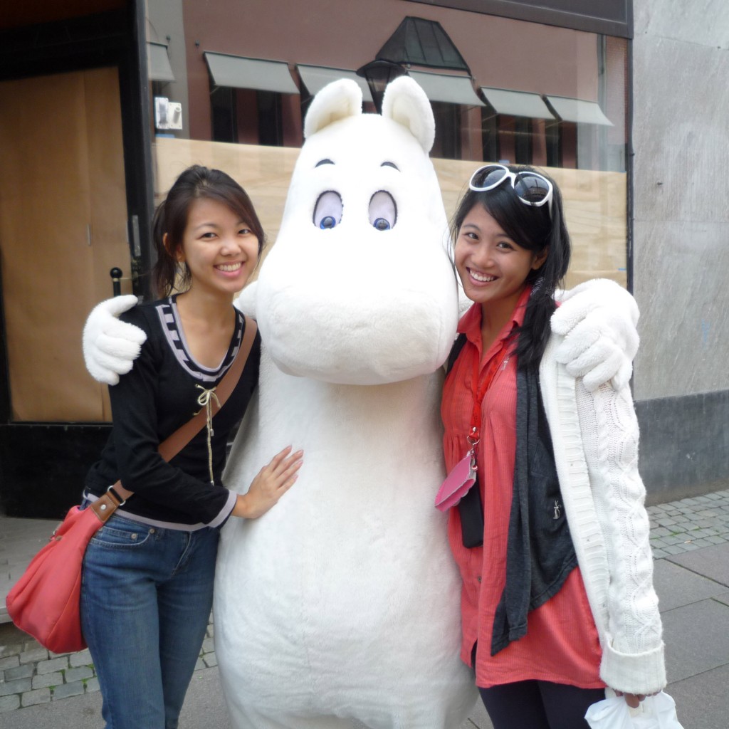 Estelle Left Miak Right