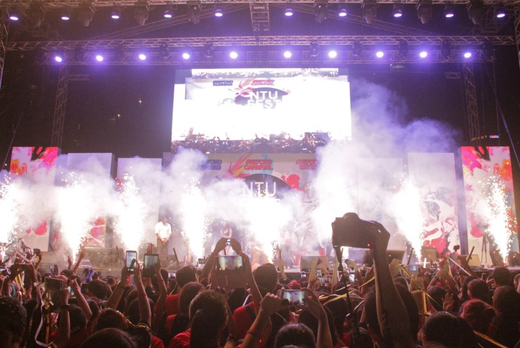 南洋理工大学首次举办的慈善筹款活动NTU Fest，吸引约6000人到场支持。 摄影：陈可庭