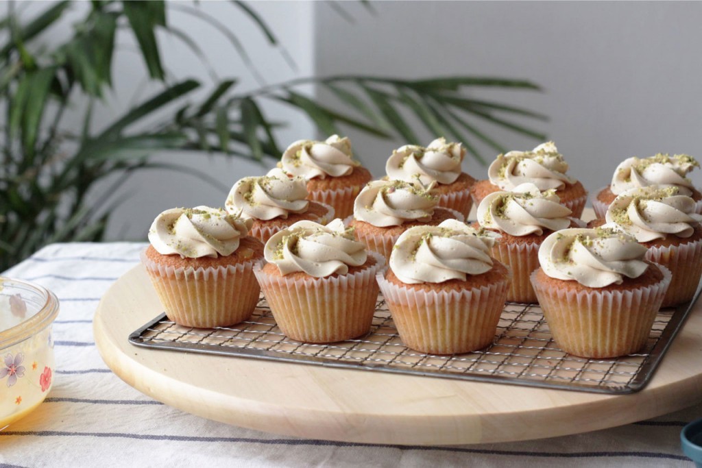 Earl grey lemon curd cupcakes by Lee Su Fang. PHOTOS: ZHENG JUNCEN, VALERIE LAY, LEE SU FANG, SOPHIE NG, ONG YONG JIA