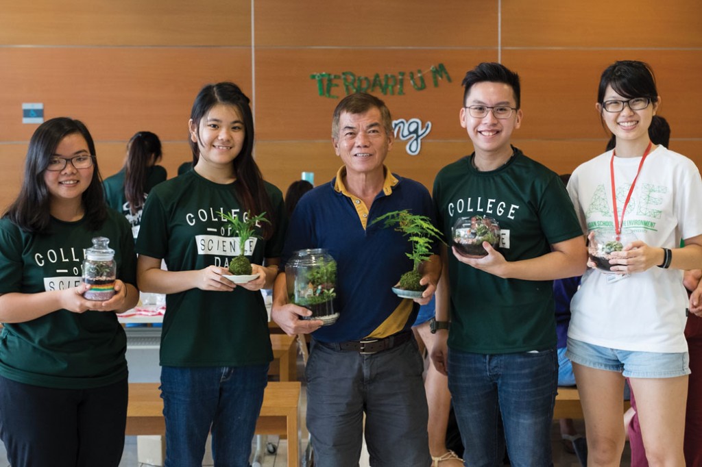 FROM LEFT: Quynh Nguyen, Lim Tian Ning, Yau Tong Ngee, Choo Liang Feng Leon, Deborah Loke at the terrarium workshop at the School of Biological Sciences.