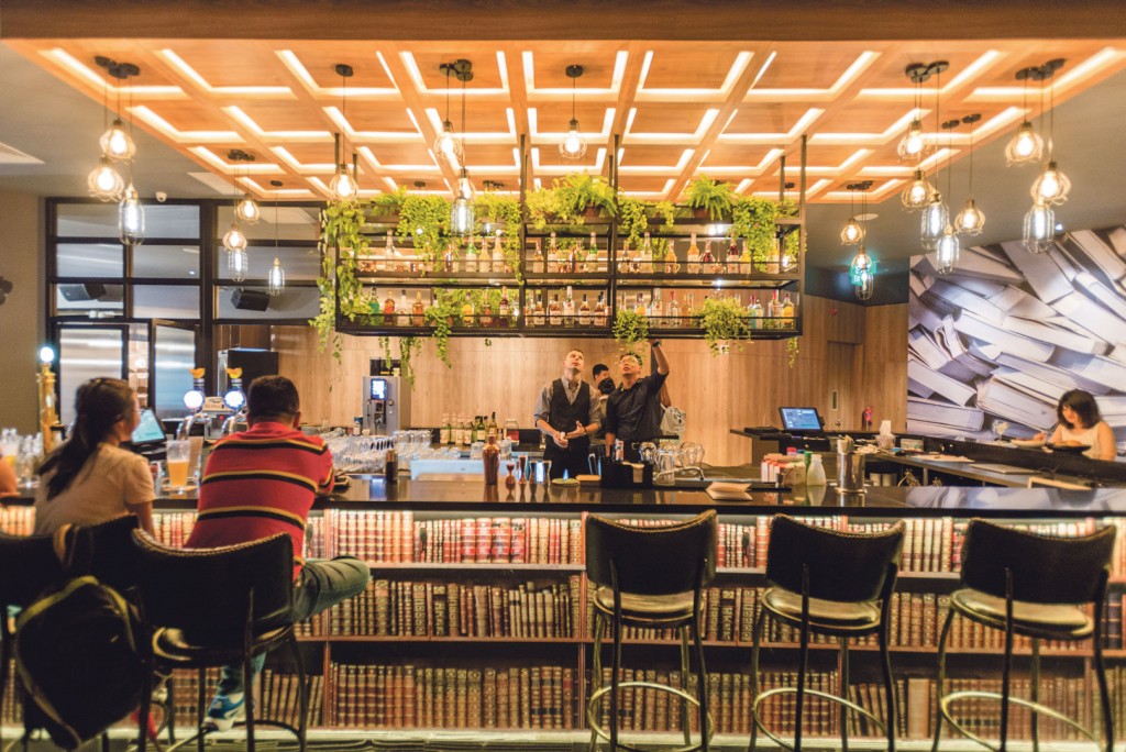 BAR TOP: Bistro by day and a vibrant bar by night, Pen & Inc is ideal for a gathering with friends. PHOTO: ZHENG JUNCEN